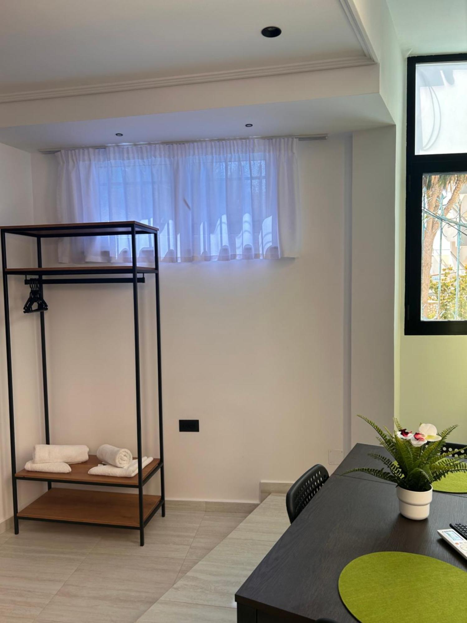 Crown Apartment Sarandë Exteriör bild