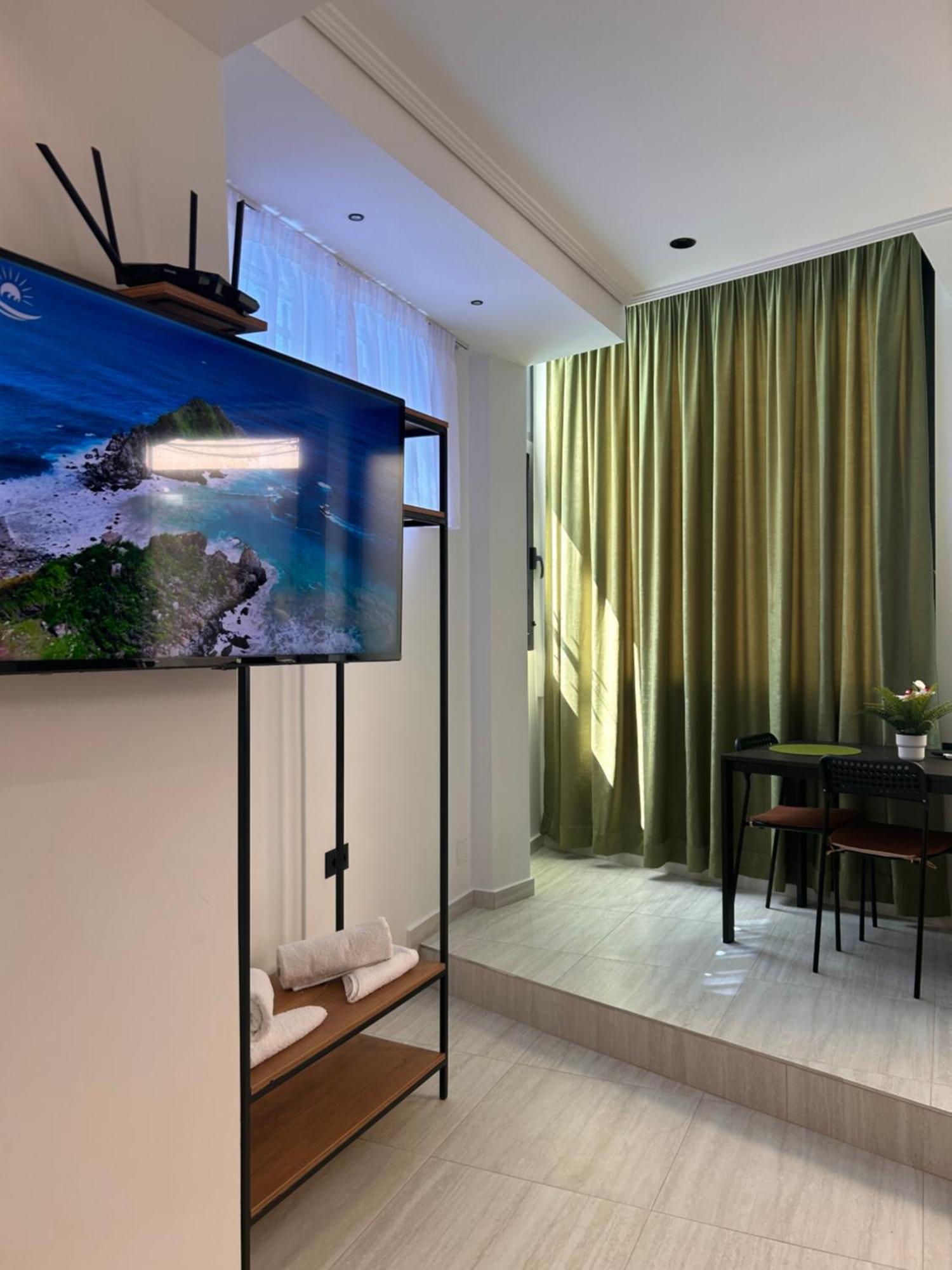 Crown Apartment Sarandë Exteriör bild