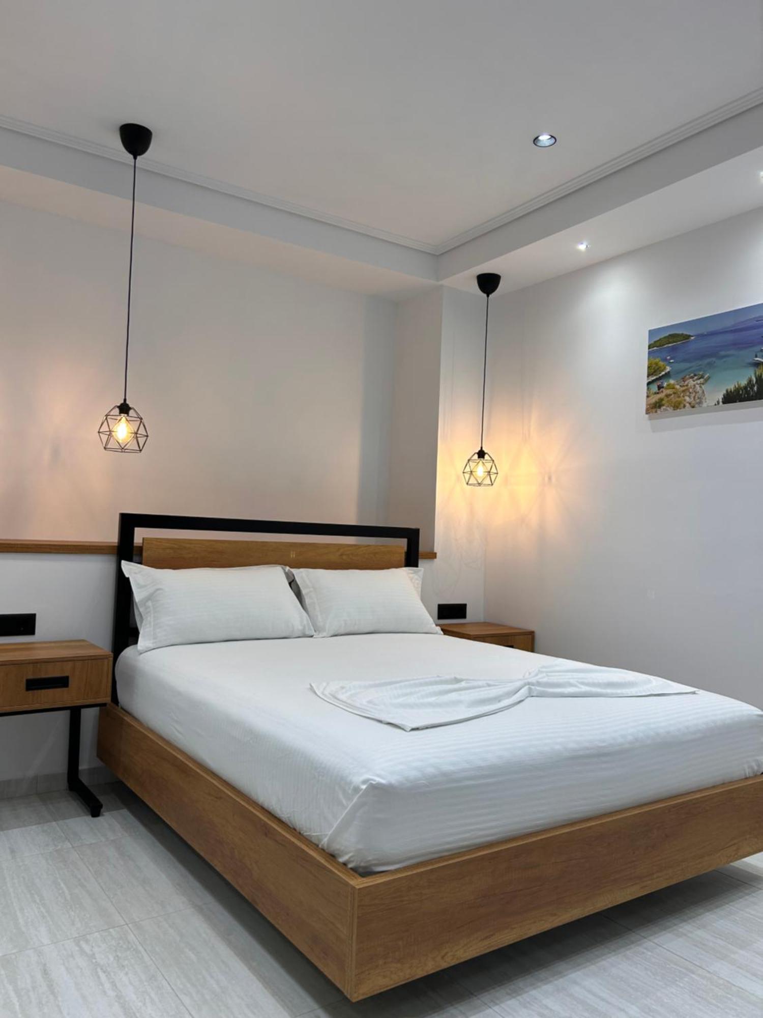 Crown Apartment Sarandë Exteriör bild